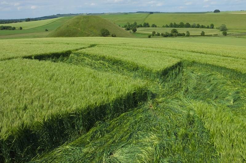 Silbury Hill, Wiltshire crop circle, aerial photo 34