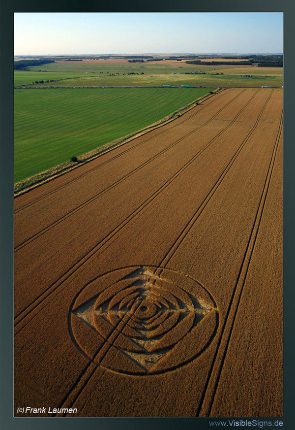 Stonehenge, Wiltshire crop circle, aerial photo 2