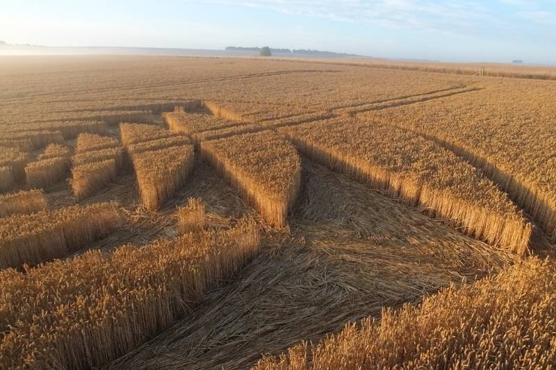 Stonehenge, Wiltshire crop circle, aerial photo 39