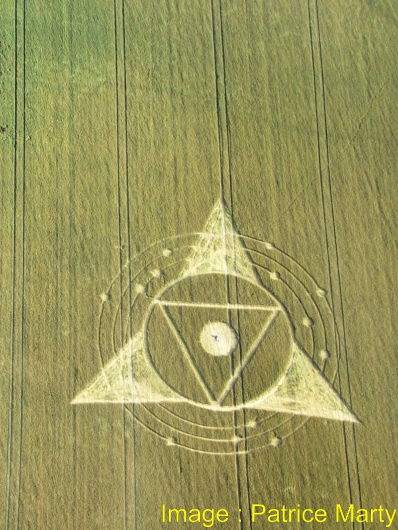 Wessex Ridgeway, Wiltshire crop circle, aerial photo 9