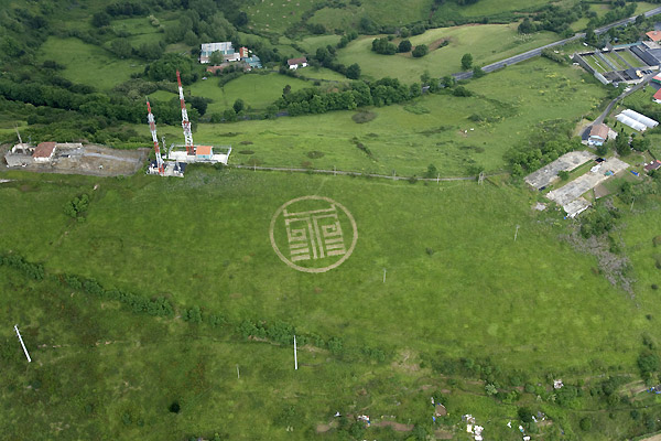Crop patterns at Montes Bandera, Bilbao, Spain crop circle, aerial photo 15