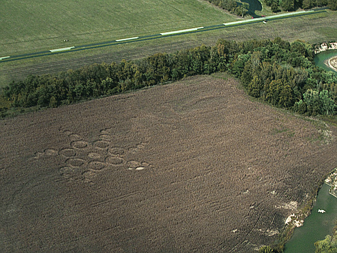 Hopewell Mound Group, Ohio, USA crop circle, aerial photo 9