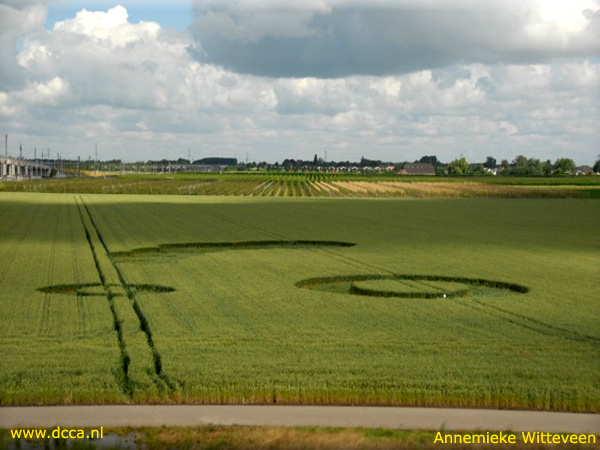 Zevenberschen-Hoek, Noord-Brabant, Netherlands crop circle, aerial photo 4