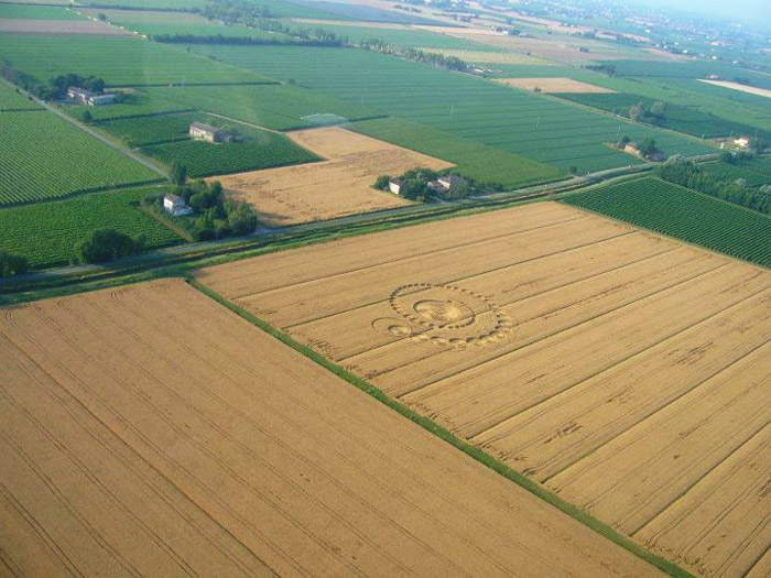 Fabbrico (RE), Italy crop circle, aerial photo 4