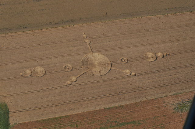 Sugnens (Montilliez) crop circle, aerial photo 3